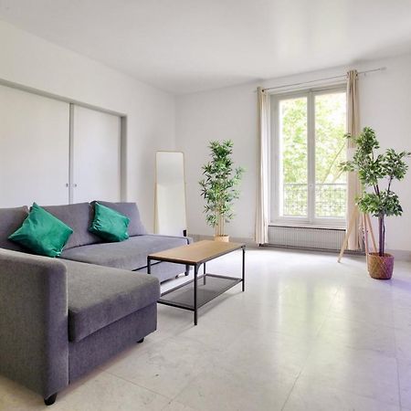 2 Bedrooms Tour Eiffel Rapp Parigi Esterno foto